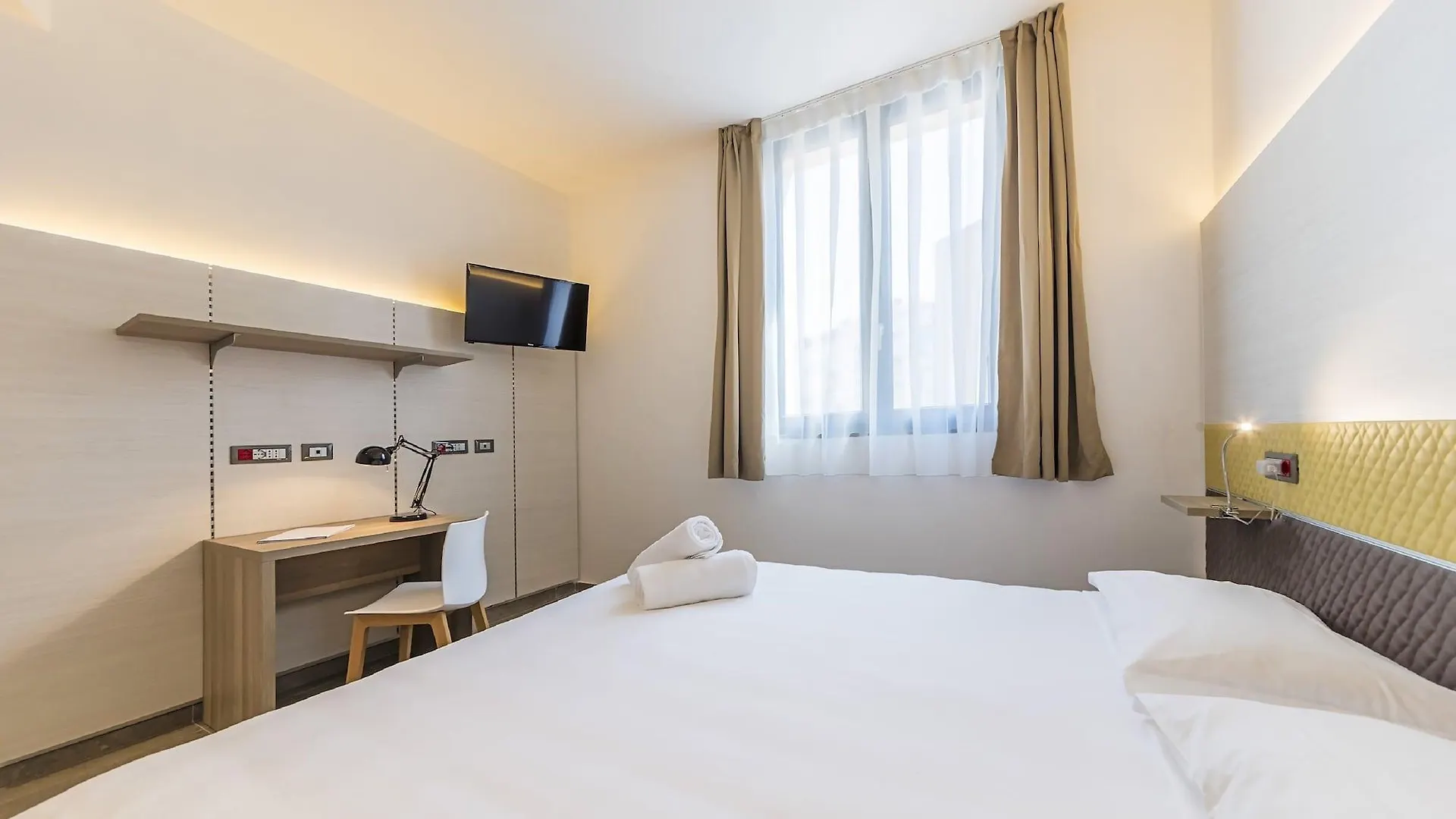 Camplus Palermo Normanni - Casa Per Ferie 3*,