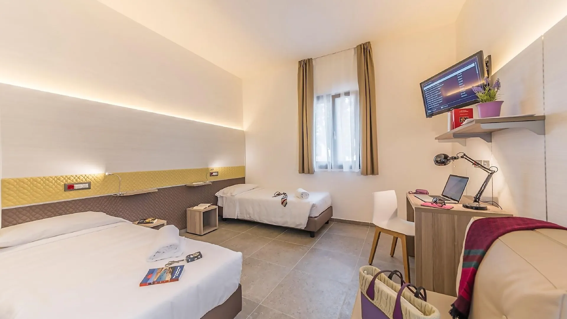 Hotel Camplus Palermo Normanni - Casa Per Ferie
